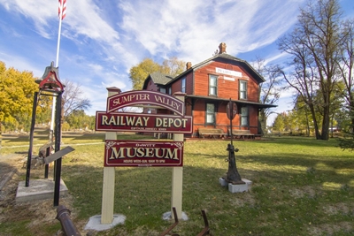 Dewitt Museum in Prairie City